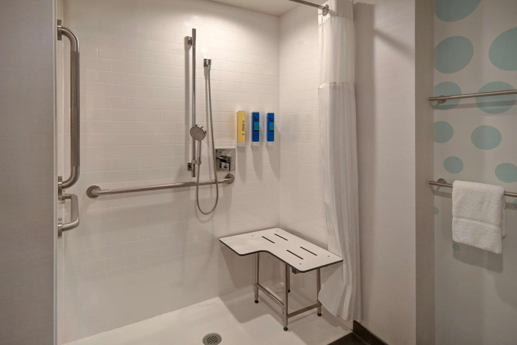 Tru By Hilton Concord, Nh Hotell Exteriör bild