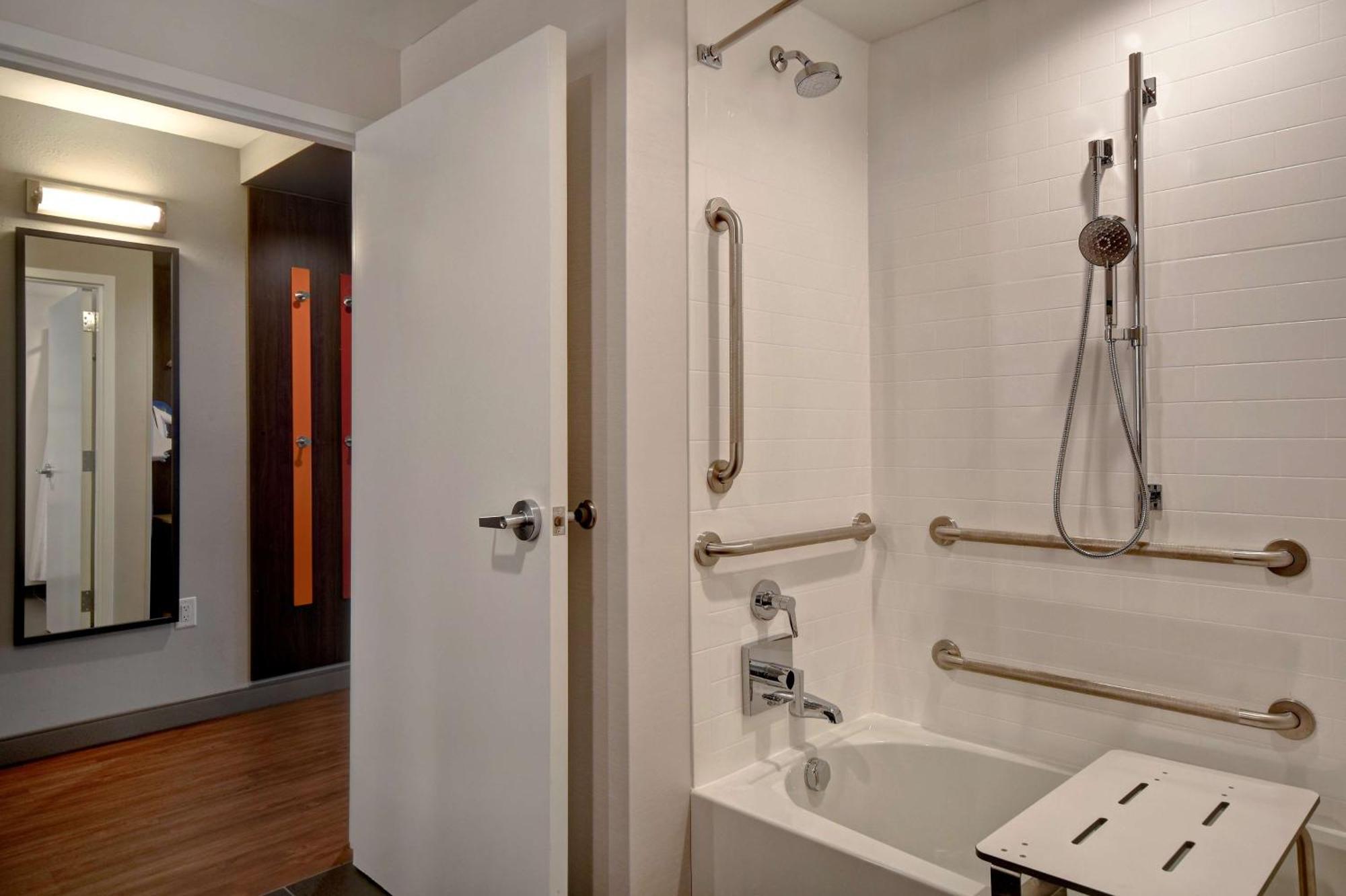Tru By Hilton Concord, Nh Hotell Exteriör bild